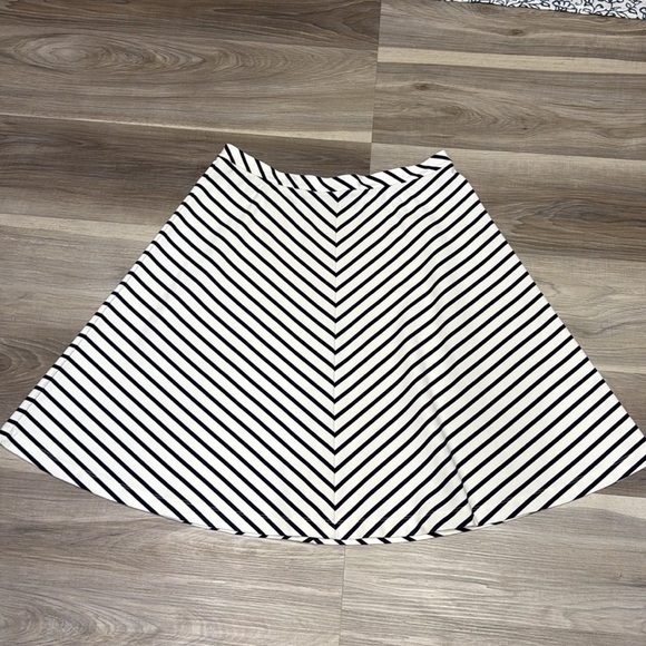 Land’s End striped skirt size 10/12 - Picture 4 of 7